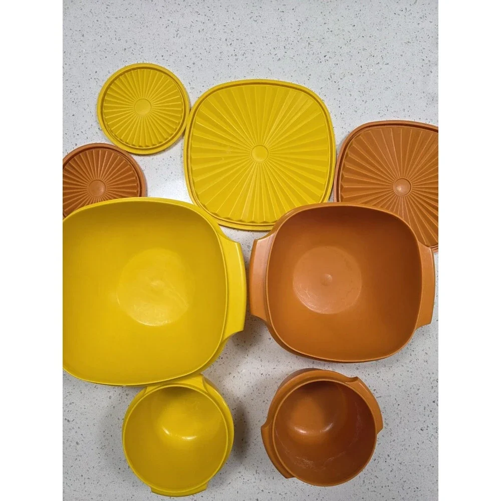 4 Vintage Tupperware Servalier bowls and matching starburst lids Harvest Colors